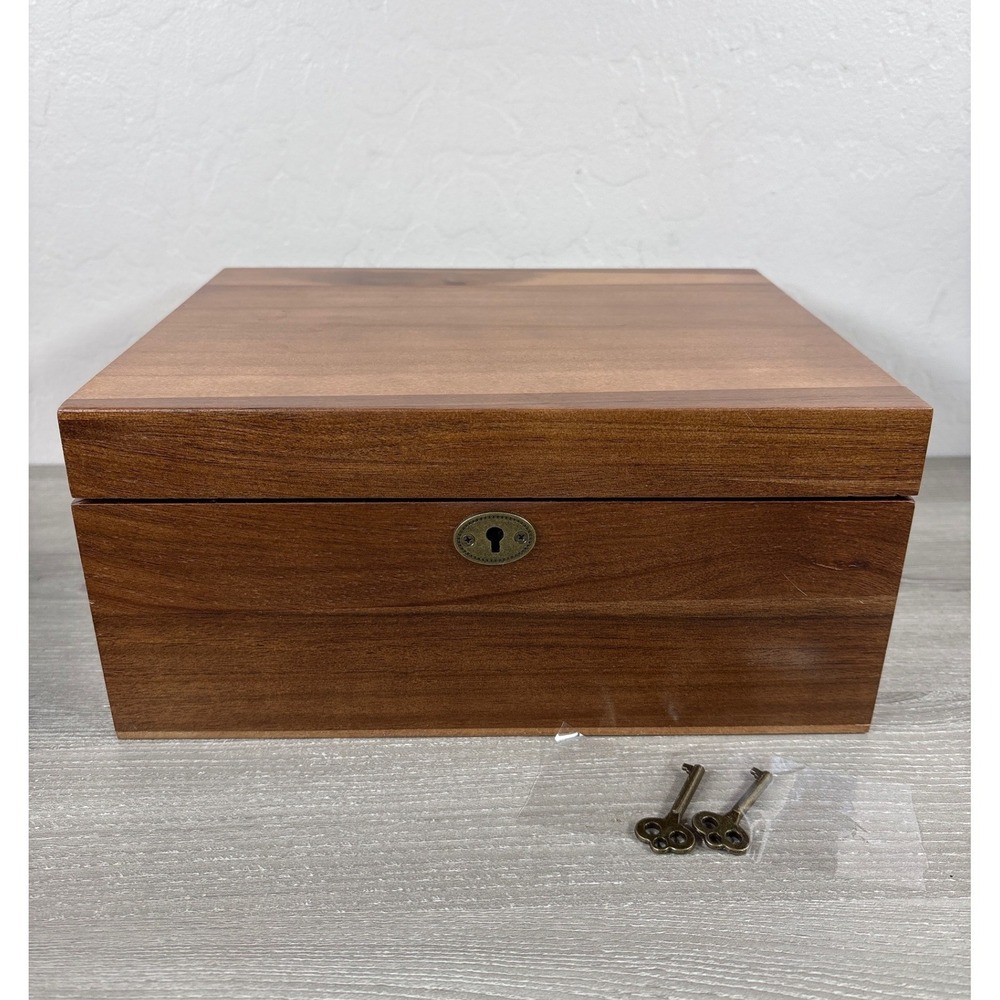 Lush & Style Wooden Keepsake Box Lock / 2 Keys Brown Storage Treasure Chest